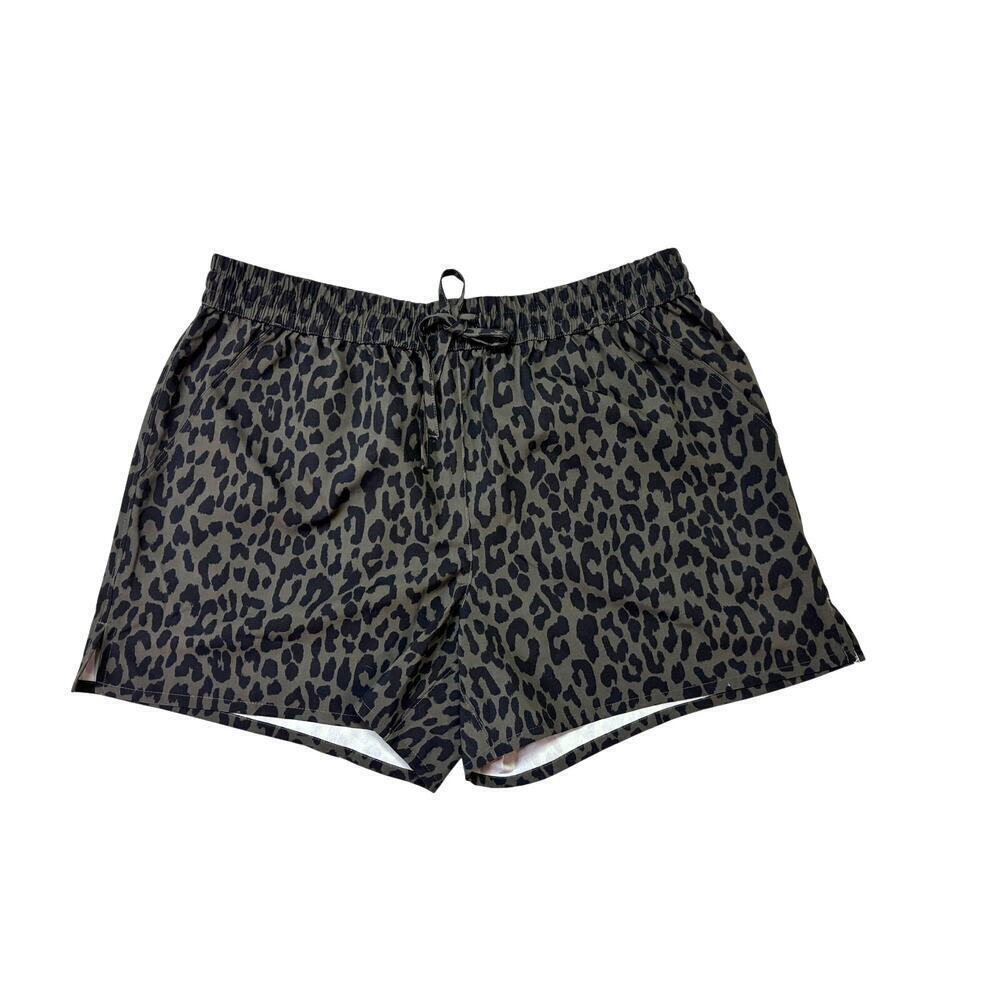 Half Moon Women's Medium Athletic Shorts, Green and Black Leopard Print, Running